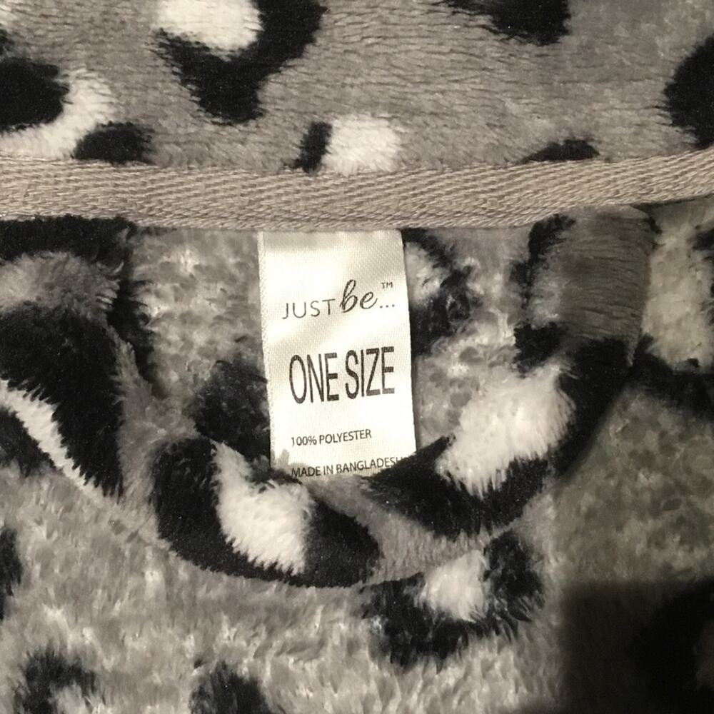 Just Be Plush Short Robe - Picture 3 of 4